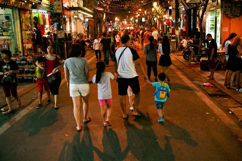 hanoi night market walking